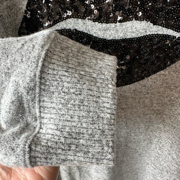 NWT Torrid Sequin Lip Gray Plush Relaxed Fit Sweater size 4X - Picture 12 of 14